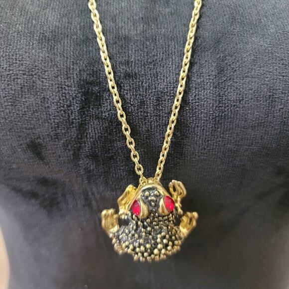 Cute Gold Tone Frog with Red Rhinestones Unique design Pendant Necklace - Picture 3 of 8